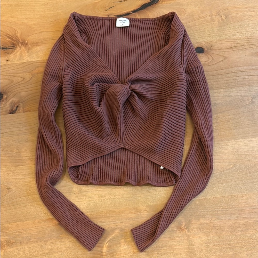 Abercrombie & Fitch cropped ribbed sweater